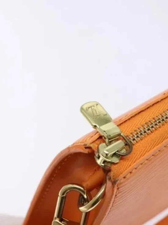 LOUIS VUITTON Epi Pochette Accessoires Pouch Orange Mandarin M5294H Auth 141495A - Picture 9 of 16